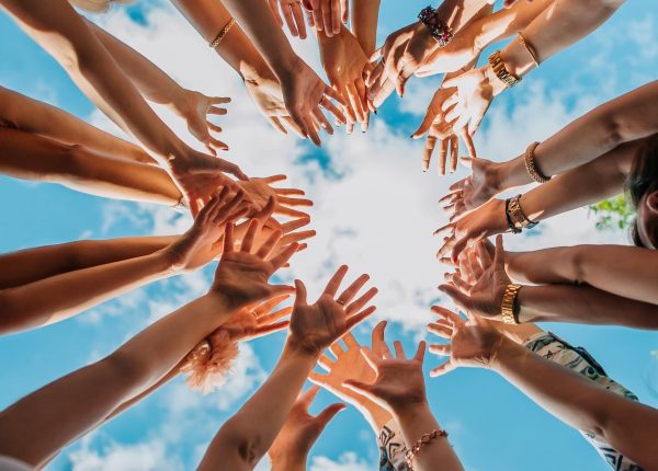 Wil jij ons helpen? Bel of mail ons dan!